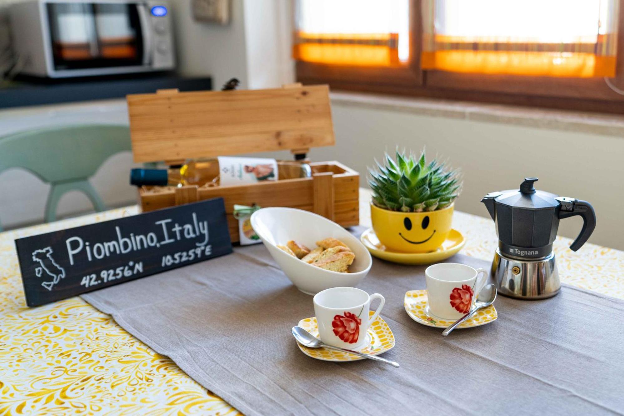 皮昂比诺Sunny Courtyard公寓 外观 照片